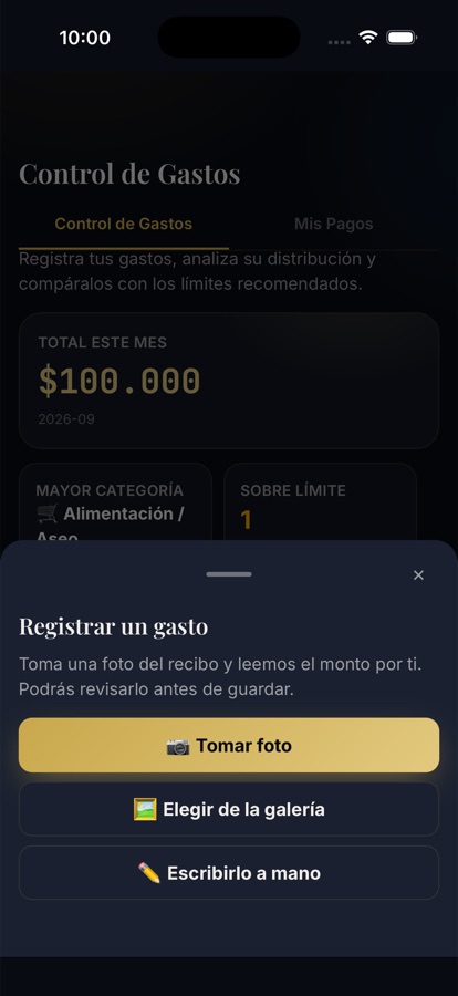 La app preguntando si tomar una foto del recibo, elegirla de la galería o escribir el gasto a mano